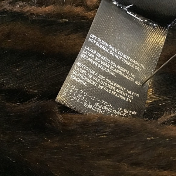 BEBE faux fur vest, the vest is reversible if you take the tags off, size small - Picture 6 of 10